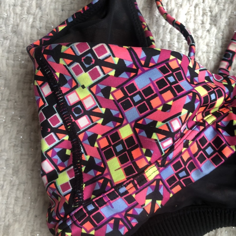 Victoria's Secret Sport Women's Sports Bra M Multi-Color Printed Strappy Back - Picture 6 of 6
